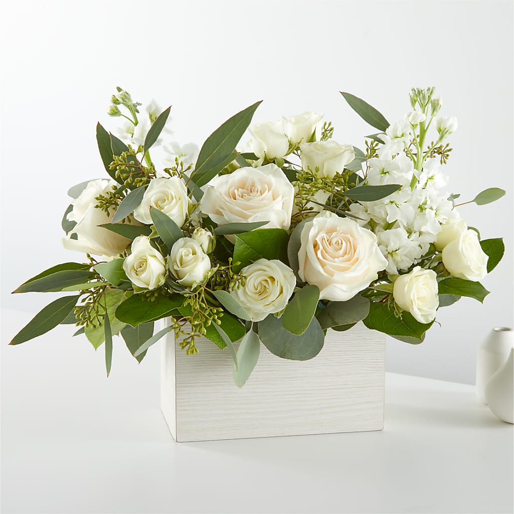 Fresh Linen Box Bouquet – Meta Flowers, Manassas VA