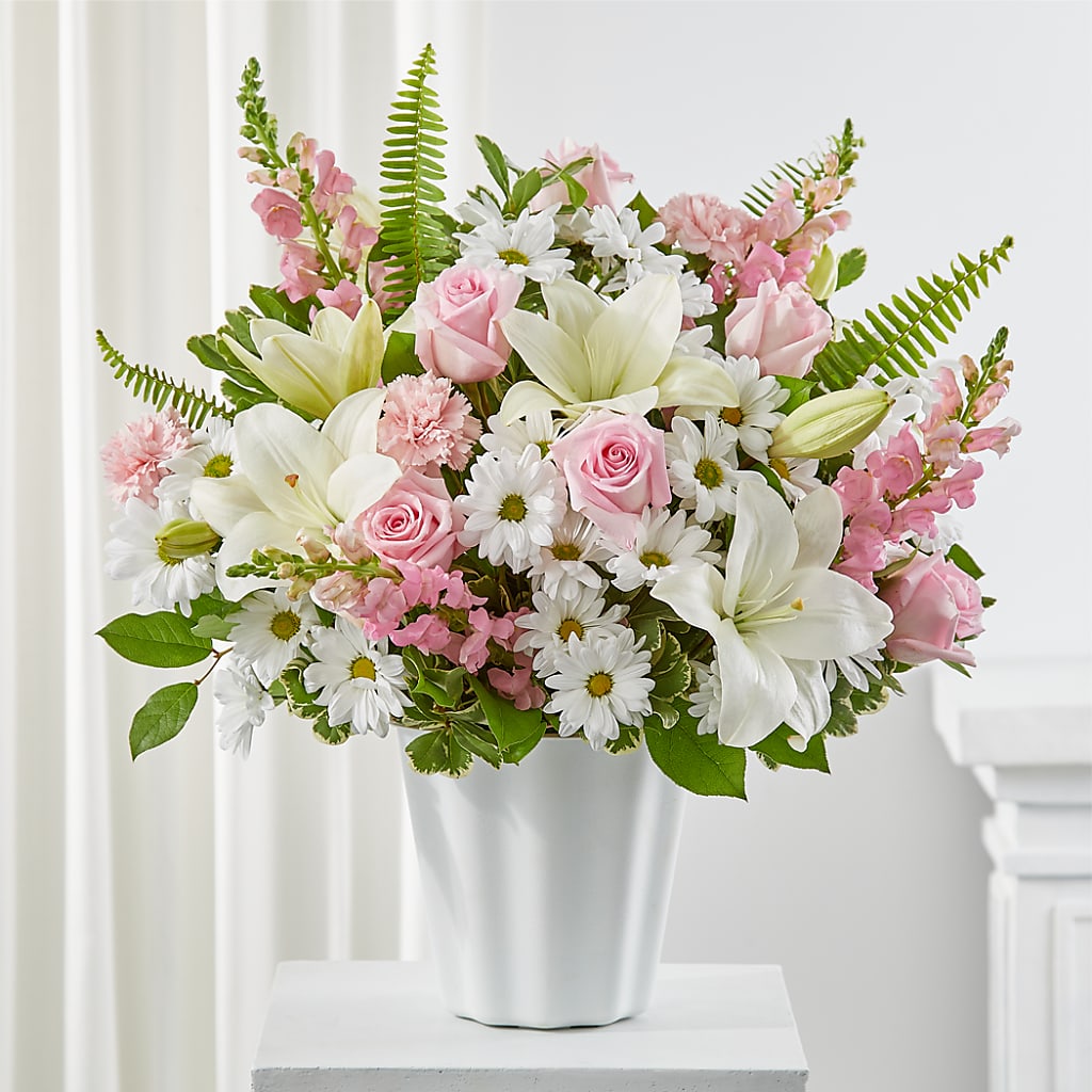 Soft Touch Tabletop Basket – Meta Flowers, Manassas VA