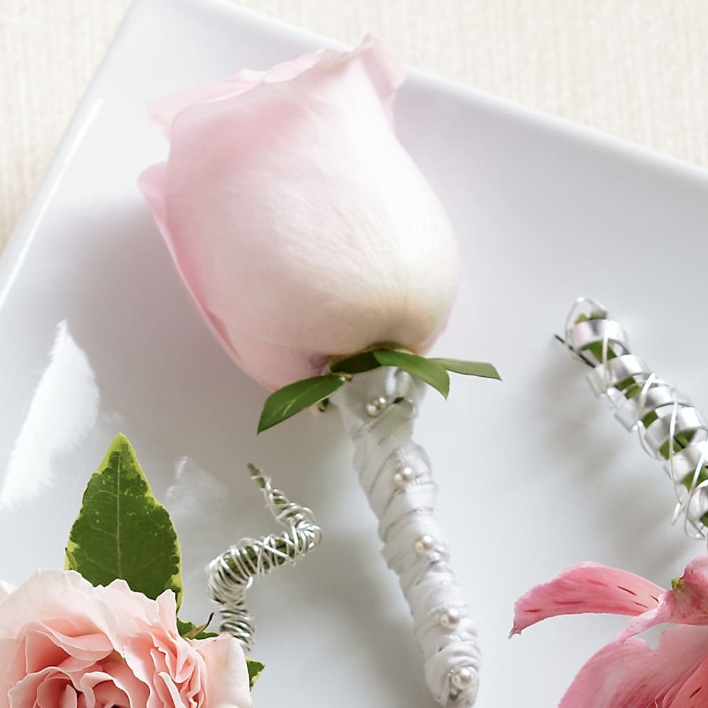 Pink Rose Boutonniere – Meta Flowers, Manassas VA