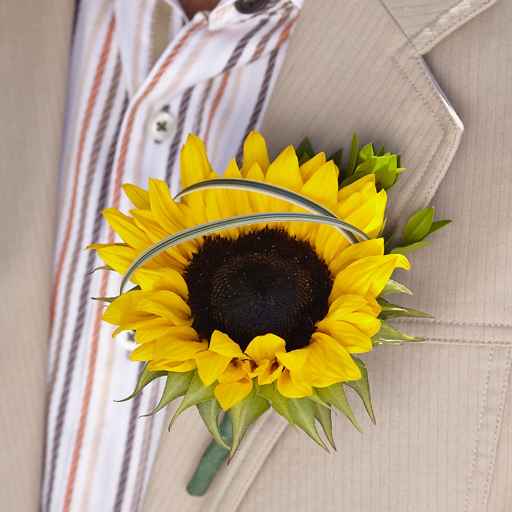 Free Spirit Boutonniere – Meta Flowers, Manassas VA