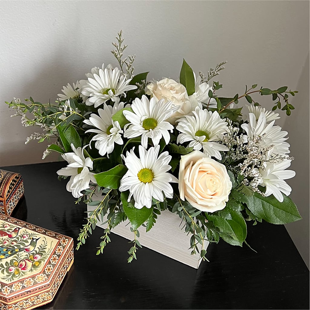 Fresh Linen Box Bouquet –  Meta Flowers, Manassas VA