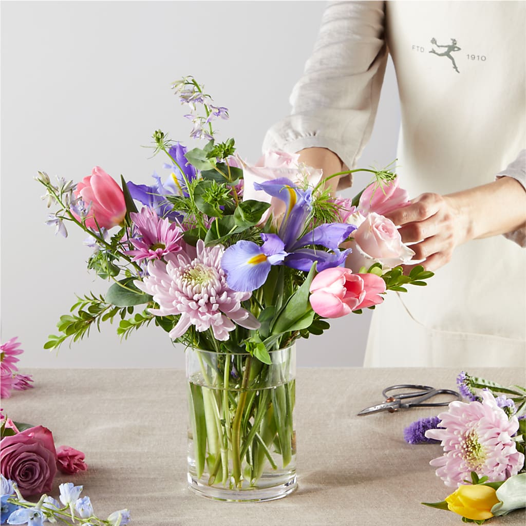Pastel Tradition - A Florist Original –  Meta Flowers, Manassas VA