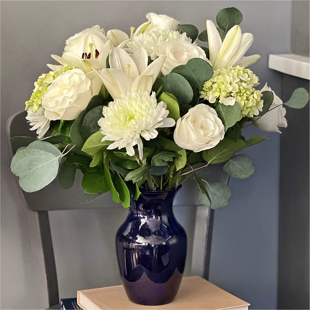 Snowy Dreams Bouquet –  Meta Flowers, Manassas VA