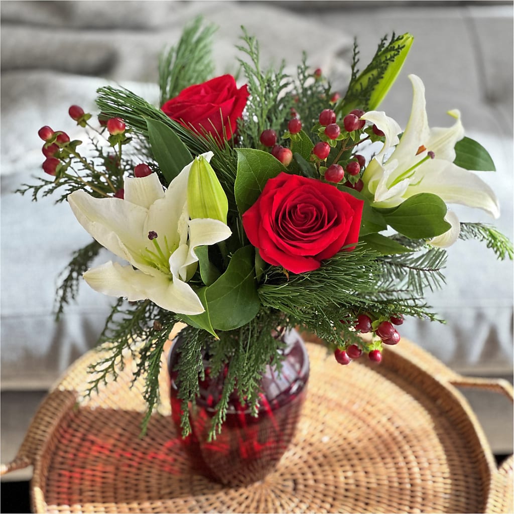 Evergreen Delight Bouquet –  Meta Flowers, Manassas VA