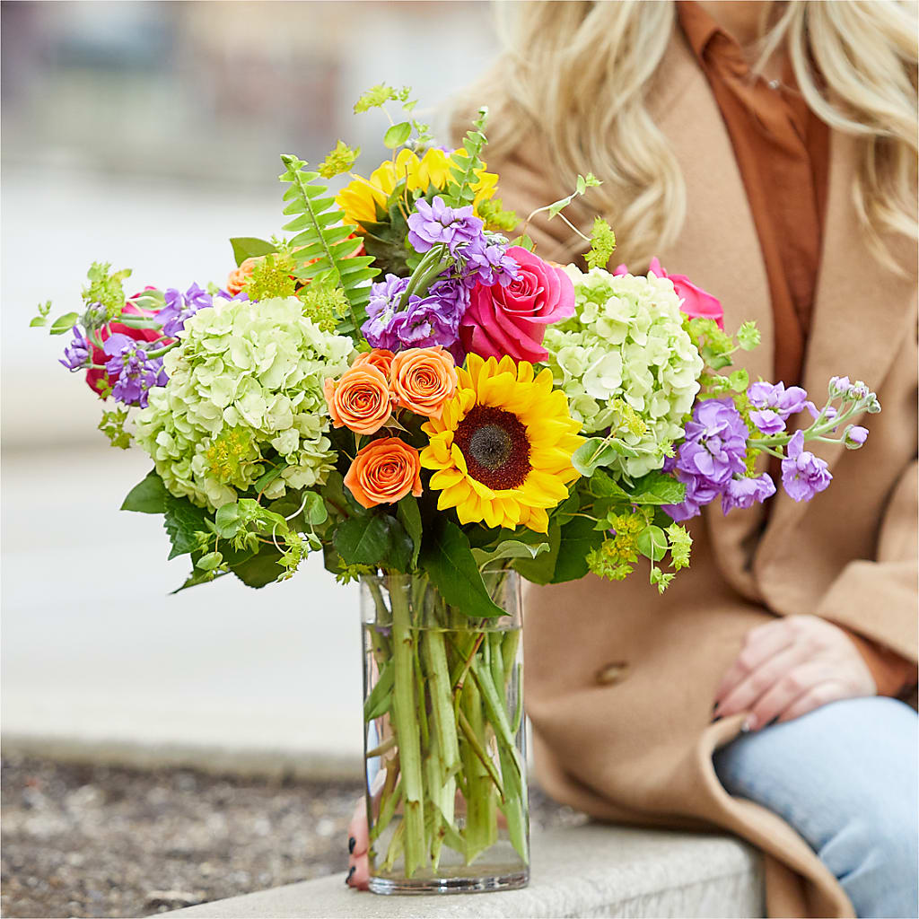 Vibrant Greetings Bouquet –  Meta Flowers, Manassas VA