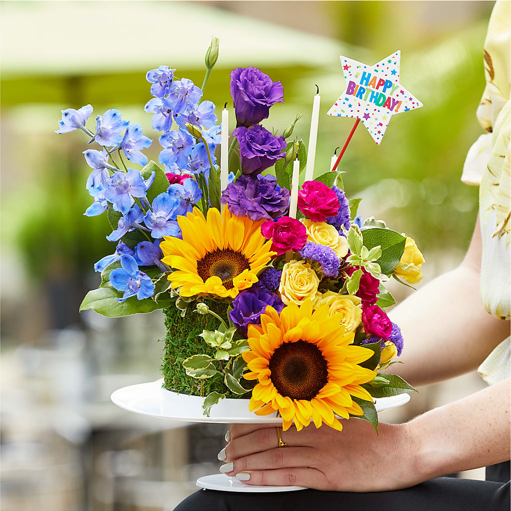 Star of the Day Floral Cake –  Meta Flowers, Manassas VA