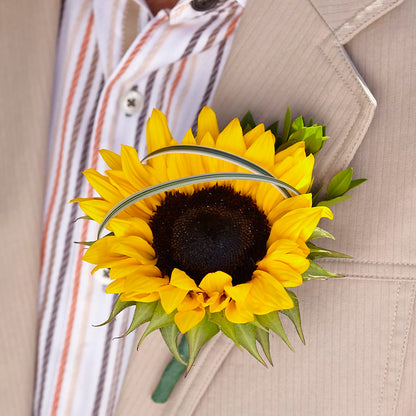 Free Spirit Boutonniere –  Meta Flowers, Manassas VA